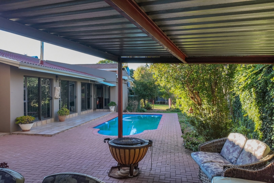 6 Bedroom Property for Sale in Heuwelsig Free State